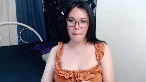 Snapshot of ellahollywood1818 chatting on August 3, 1:48 am CINDERELLA online show from August 3, 1:48 am