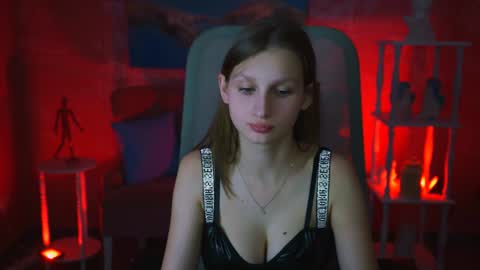 Snapshot of ellahorton chatting on February 7, 5:07 pm Ella online show from February 7, 5:07 pm