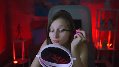 Snapshot of ellahorton chatting on February 8, 6:33 am Ella online show from February 8, 6:33 am