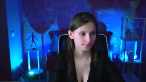 Snapshot of ellahorton chatting on February 21, 12:28 pm Ella online show from February 21, 12:28 pm