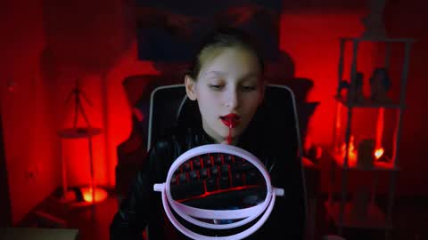 Snapshot of ellahorton chatting on February 23, 5:56 am Ella online show from February 23, 5:56 am