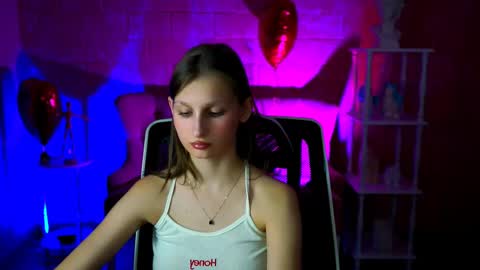 Snapshot of ellahorton chatting on March 5, 4:57 pm Ella online show from March 5, 4:57 pm