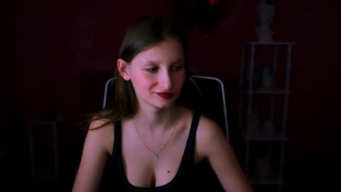 Snapshot of ellahorton chatting on March 9, 10:19 am Ella online show from March 9, 10:19 am