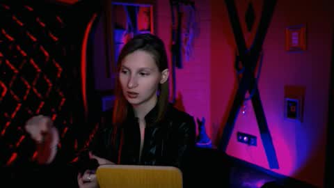 Snapshot of ellahorton chatting on October 27, 8:51 am Ella online show from October 27, 8:51 am