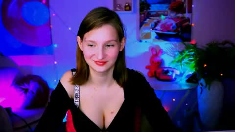 Snapshot of ellahorton chatting on April 30, 1:50 pm Ella online show from April 30, 1:50 pm