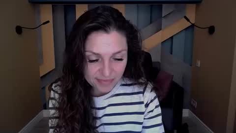 EllaLongs online show from November 18, 12:31 pm