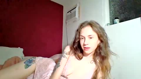 Snapshot of ellamae2000 chatting on July 25, 7:28 am ellamae2000 online show from July 25, 7:28 am