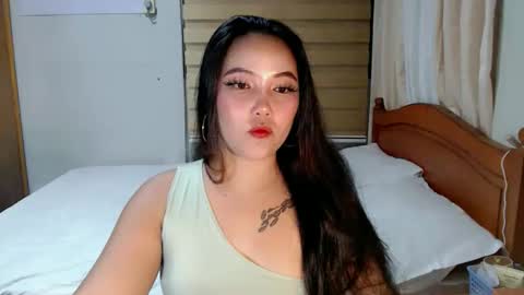 Snapshot of ellaminov chatting on February 9, 12:09 pm Ella online show from February 9, 12:09 pm