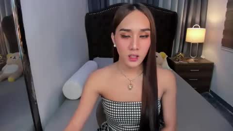 Snapshot of ellats_18 chatting on February 18, 9:20 pm Sophia online show from February 18, 9:20 pm