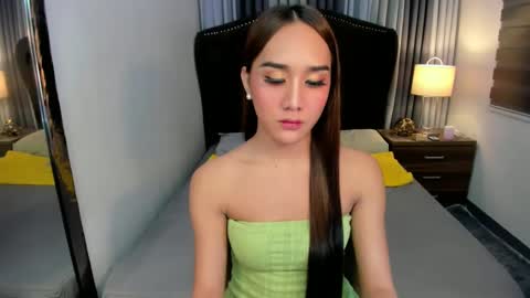 Snapshot of ellats_18 chatting on February 23, 8:22 pm Sophia online show from February 23, 8:22 pm