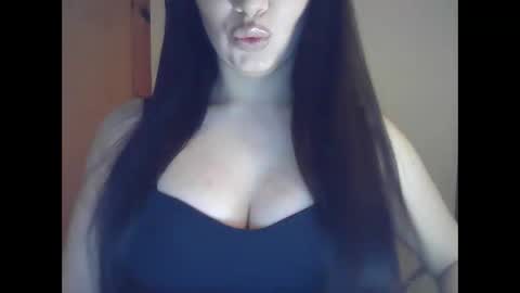 Snapshot of elle010843 chatting on March 18, 8:56 pm elle010843 online show from March 18, 8:56 pm