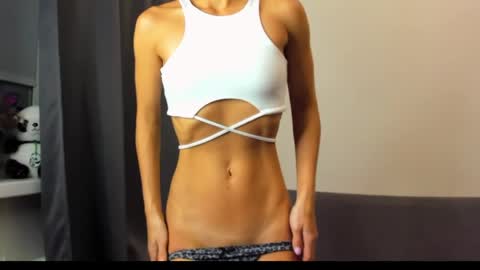 Snapshot of ellen_flow chatting on May 4, 9:22 pm ellen_flow online show from May 4, 9:22 pm