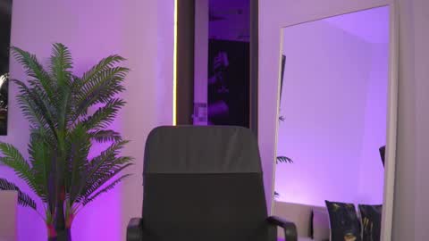 EllenKarter online show from March 27, 4:18 am