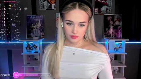 Snapshot of ellensoftt chatting on December 8, 5:33 pm Maria online show from December 8, 5:33 pm