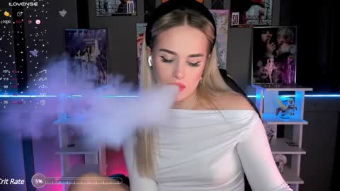 Snapshot of ellensoftt chatting on December 8, 8:36 pm Maria online show from December 8, 8:36 pm