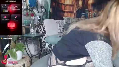 Snapshot of ellex_chimera chatting on May 13, 4:37 pm Ellex online show from May 13, 4:37 pm