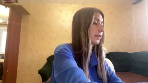Snapshot of elliaudirsch chatting on July 10, 2:52 pm elliaudirsch online show from July 10, 2:52 pm