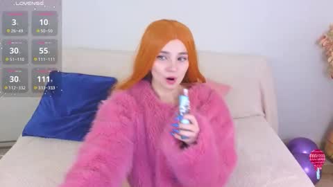 Snapshot of ellie_babyy chatting on November 25, 9:59 pm Ellie online show from November 25, 9:59 pm