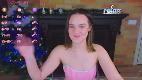 Snapshot of ellie_babyy chatting on January 14, 3:50 pm Ellie online show from January 14, 3:50 pm