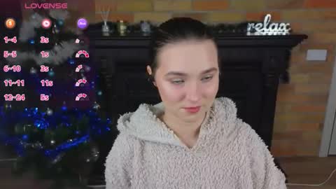 Snapshot of ellie_babyy chatting on January 18, 2:43 pm Ellie online show from January 18, 2:43 pm