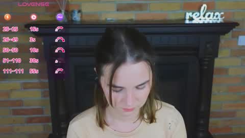 Snapshot of ellie_babyy chatting on February 11, 3:39 pm Ellie online show from February 11, 3:39 pm