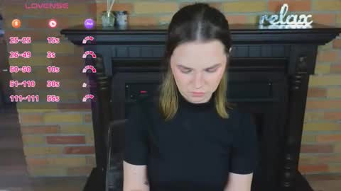 Snapshot of ellie_babyy chatting on February 28, 9:32 am Ellie online show from February 28, 9:32 am