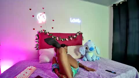 ellie_cute7 online show from June 3, 8:47 pm