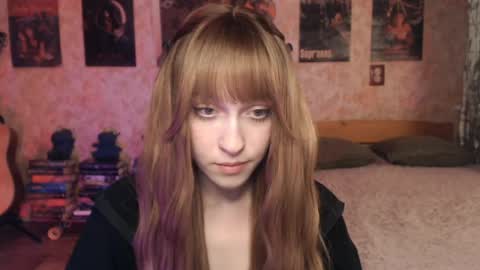 ellie_friendly online show from April 15, 12:23 pm