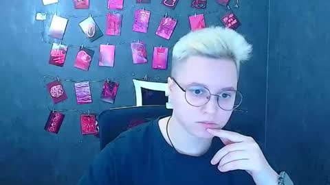 Ellie online show from March 23, 12:20 pm