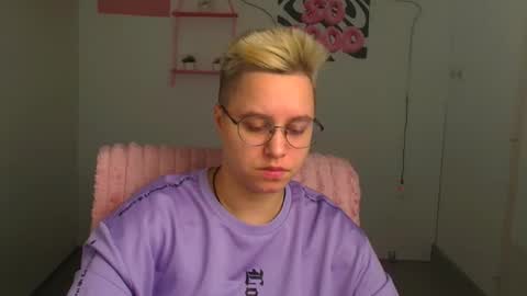 Ellie online show from March 24, 6:18 am