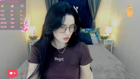 ellie_magic online show from April 1, 1:34 pm