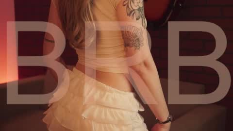 elliecutes online show from March 27, 8:26 am