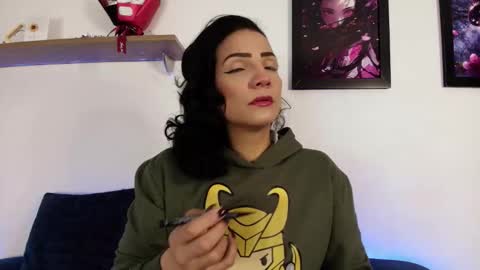 Snapshot of elliee1 chatting on December 5, 12:58 pm elliee1 online show from December 5, 12:58 pm