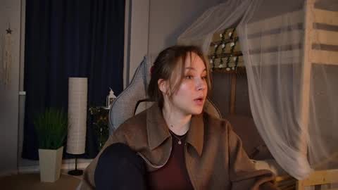 Snapshot of ellinvale chatting on May 31, 6:53 am Elin online show from May 31, 6:53 am