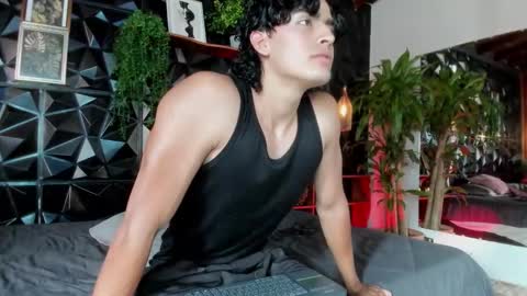 Snapshot of elliot_colton chatting on November 7, 9:26 pm Elloit Colton online show from November 7, 9:26 pm