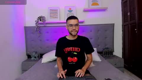 ELLIOT  online show from June 22, 4:48 pm