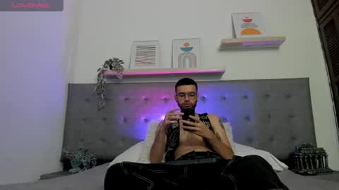 ELLIOT  online show from June 25, 3:38 pm