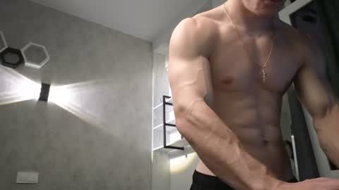 elliot_muscle04 online show from June 20, 6:11 pm