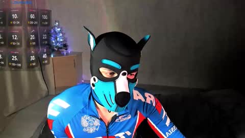 Snapshot of elliot_winki chatting on January 9, 1:52 am elliot_winki online show from January 9, 1:52 am