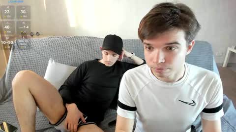 Snapshot of elliot_winki chatting on May 17, 5:09 pm elliot_winki online show from May 17, 5:09 pm