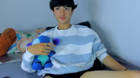 elliotvolkov online show from April 21, 1:07 am