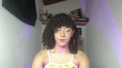 Snapshot of ellis_flowers chatting on April 24, 11:07 pm . online show from April 24, 11:07 pm