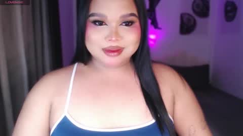 Snapshot of ellise_husson chatting on May 10, 5:18 pm Ellise online show from May 10, 5:18 pm