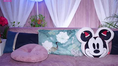 Snapshot of ellismeow chatting on December 30, 12:43 am Ellis online show from December 30, 12:43 am