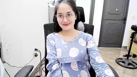 ellsa9x online show from April 11, 4:06 am