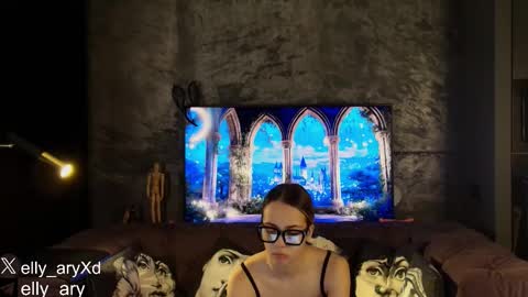 Snapshot of elly_ary chatting on February 3, 2:53 am elly_ary online show from February 3, 2:53 am