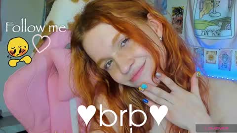 Snapshot of elly_milas chatting on June 29, 8:53 am Elly Fansly online show from June 29, 8:53 am