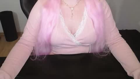 Elly online show from March 11, 5:52 pm