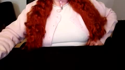 Snapshot of elly_petite chatting on May 11, 11:27 am Elly online show from May 11, 11:27 am