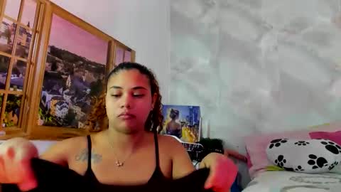 Snapshot of ellybloom chatting on April 12, 1:38 pm ellybloom online show from April 12, 1:38 pm